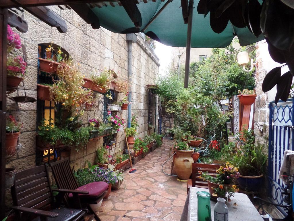 Cozy Garden Apartment Jerusalem Exterior photo
